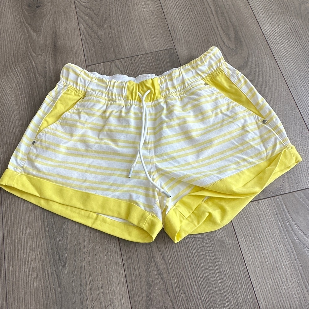 LULULEMON play all day Shorts size 8